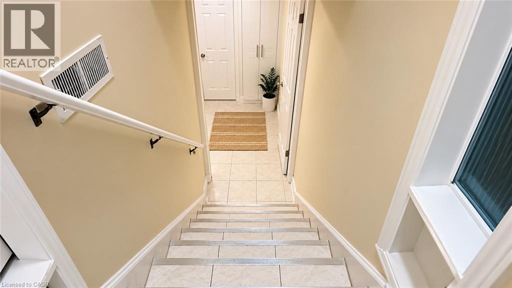 3425 Laddie Crescent Unit# Lower Property Photo 3