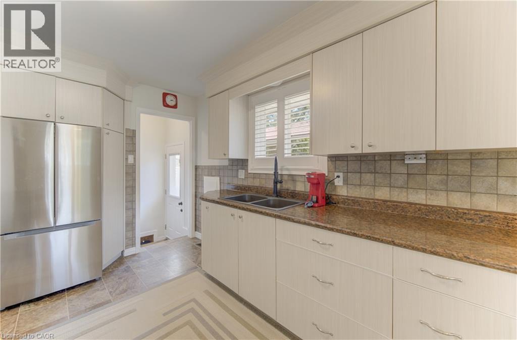 144 Holborn Drive Property Photo 9