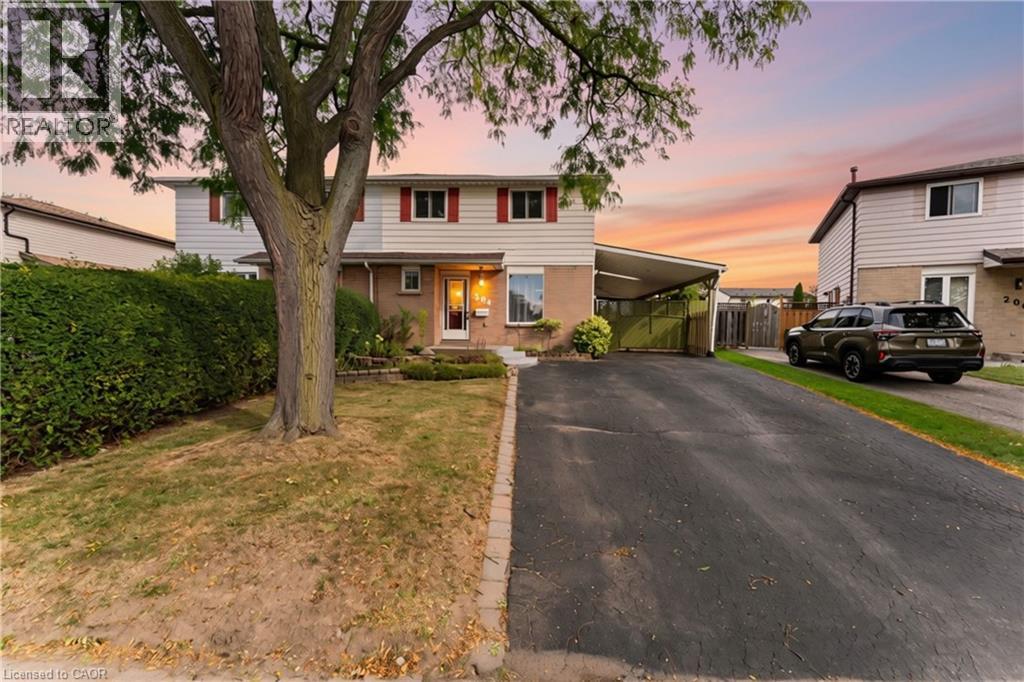 204 Birchcliffe Crescent Property Photo 1