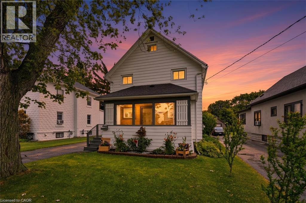 458 Davis Street Property Photo 1