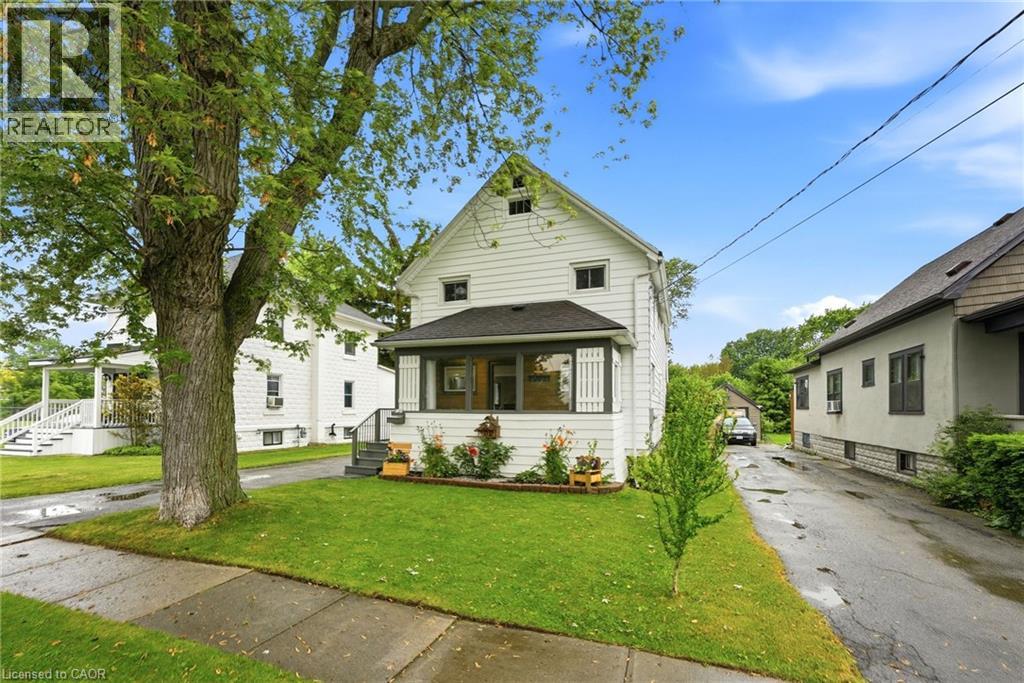458 Davis Street Property Photo 2