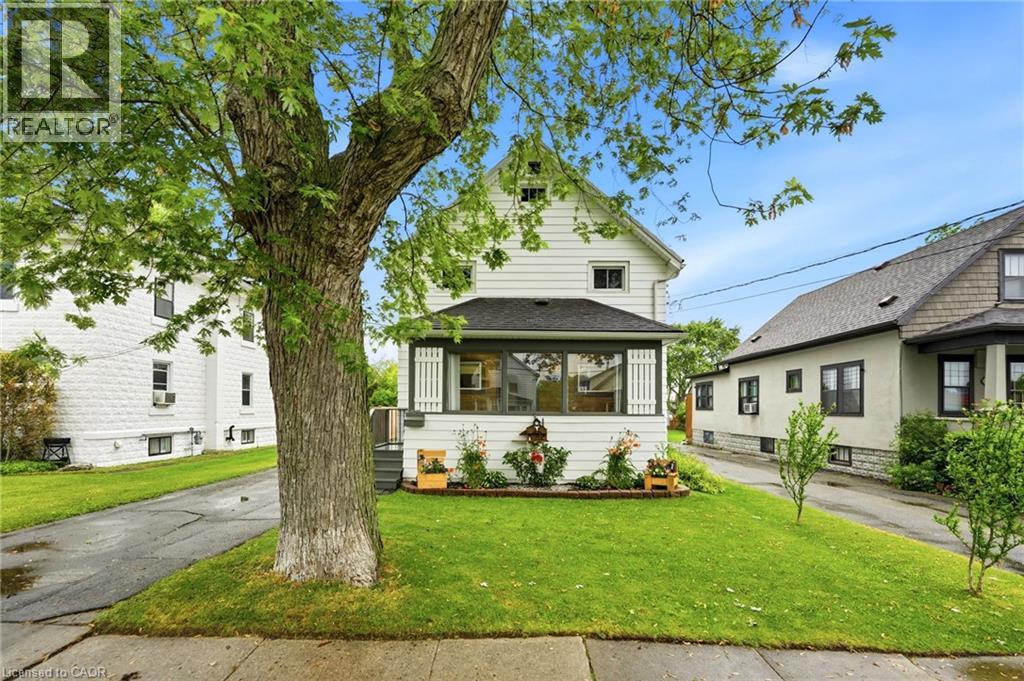 458 Davis Street Property Photo 3