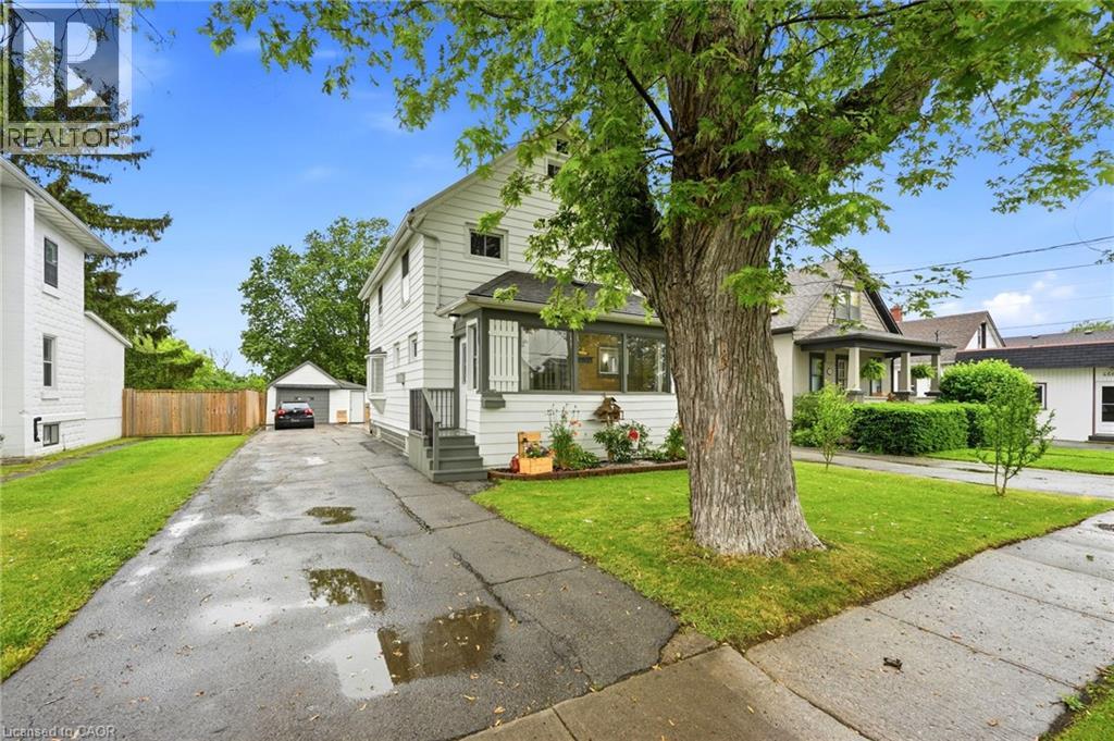 458 Davis Street Property Photo 4