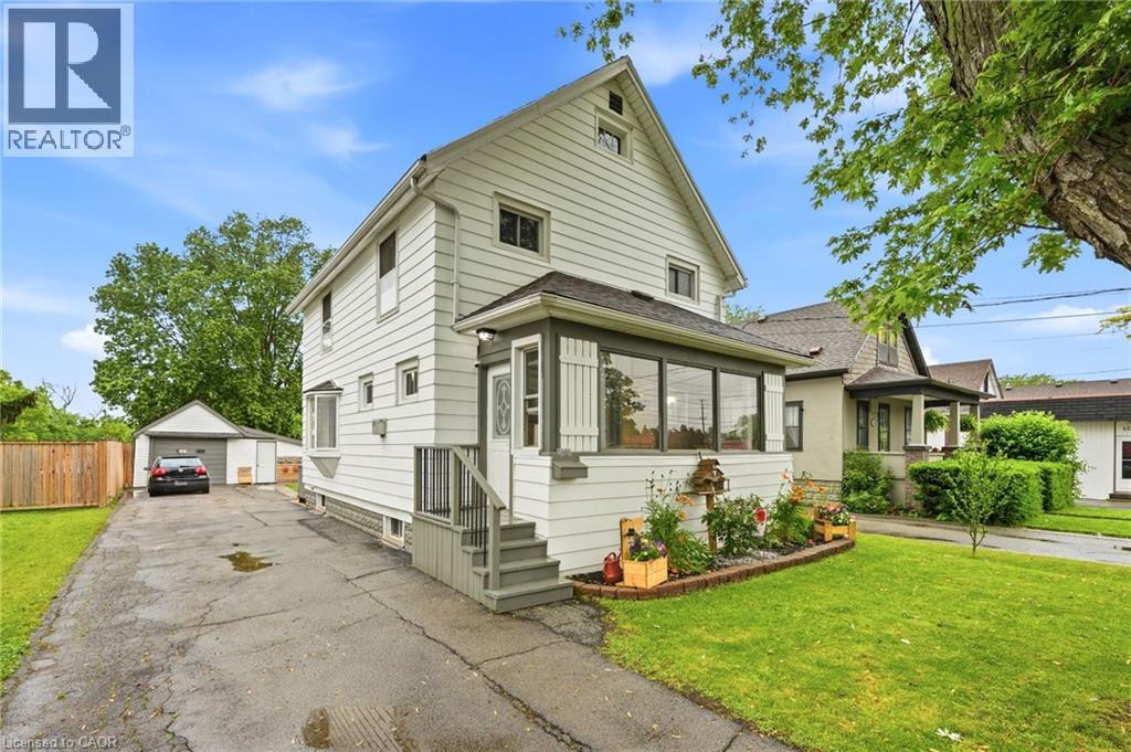 458 Davis Street Property Photo 5