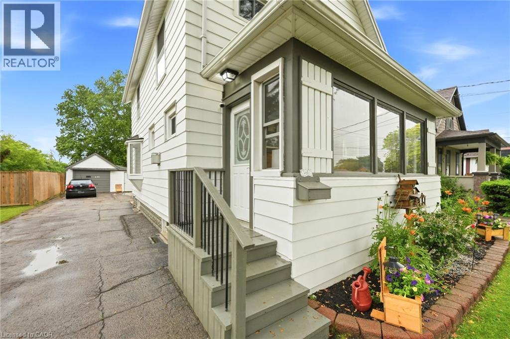 458 Davis Street Property Photo 6