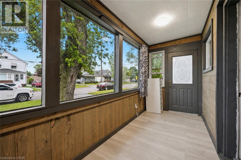 458 Davis Street Property Photo 7