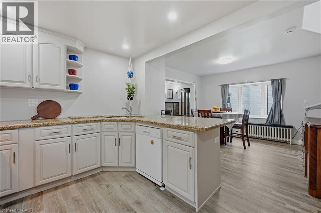 458 Davis Street Property Photo 13