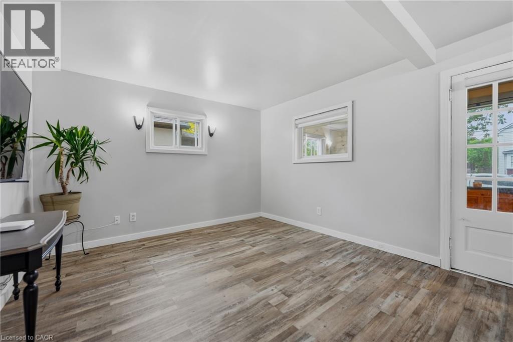 458 Davis Street Property Photo 22
