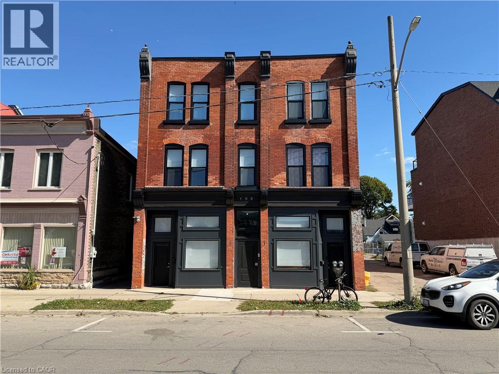 195 S WATERLOO Street Unit# 14