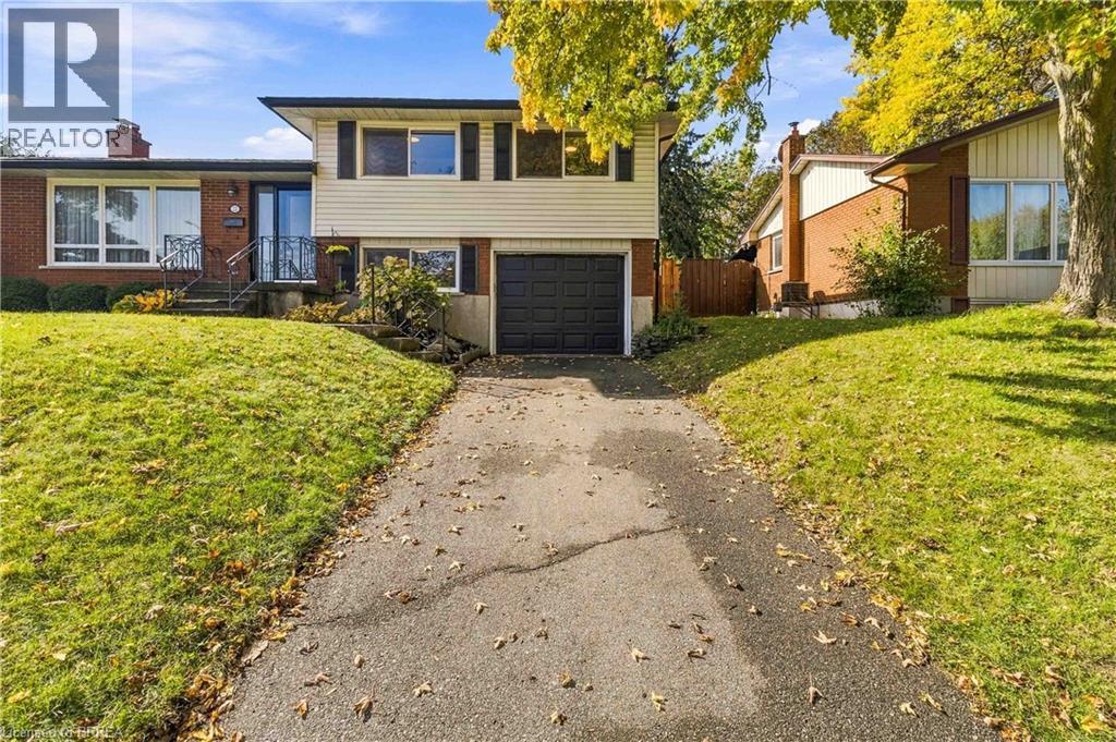 22 Applewood Crescent Property Photo 1