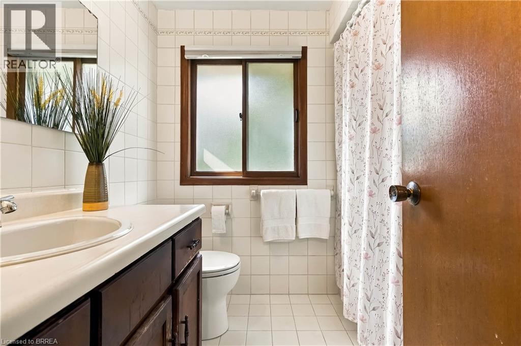 22 Applewood Crescent Property Photo 11