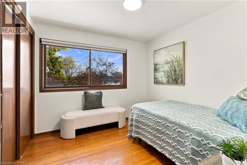 22 Applewood Crescent Property Photo 12
