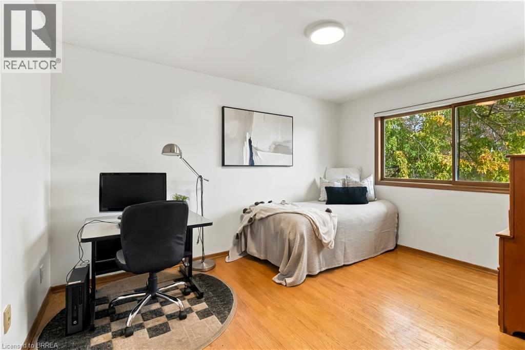 22 Applewood Crescent Property Photo 14