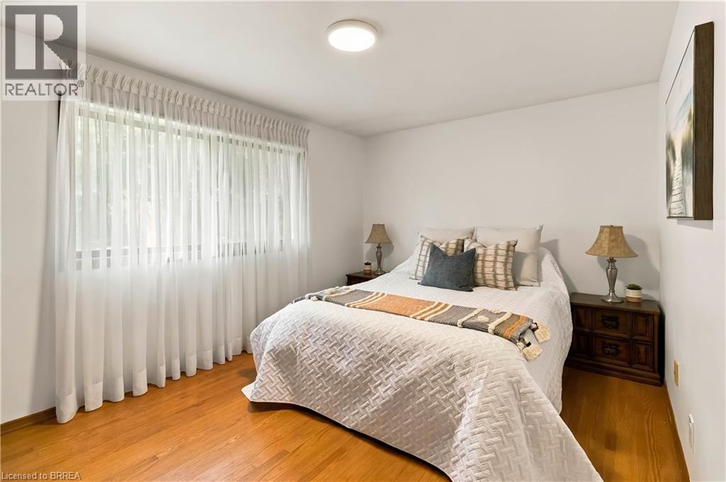 22 Applewood Crescent Property Photo 17