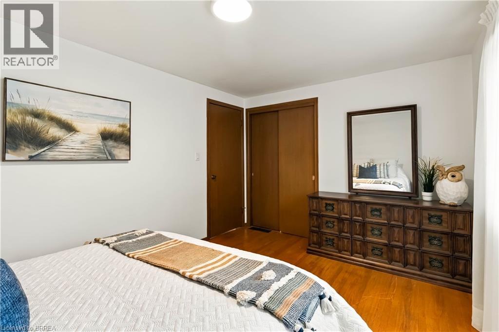 22 Applewood Crescent Property Photo 18