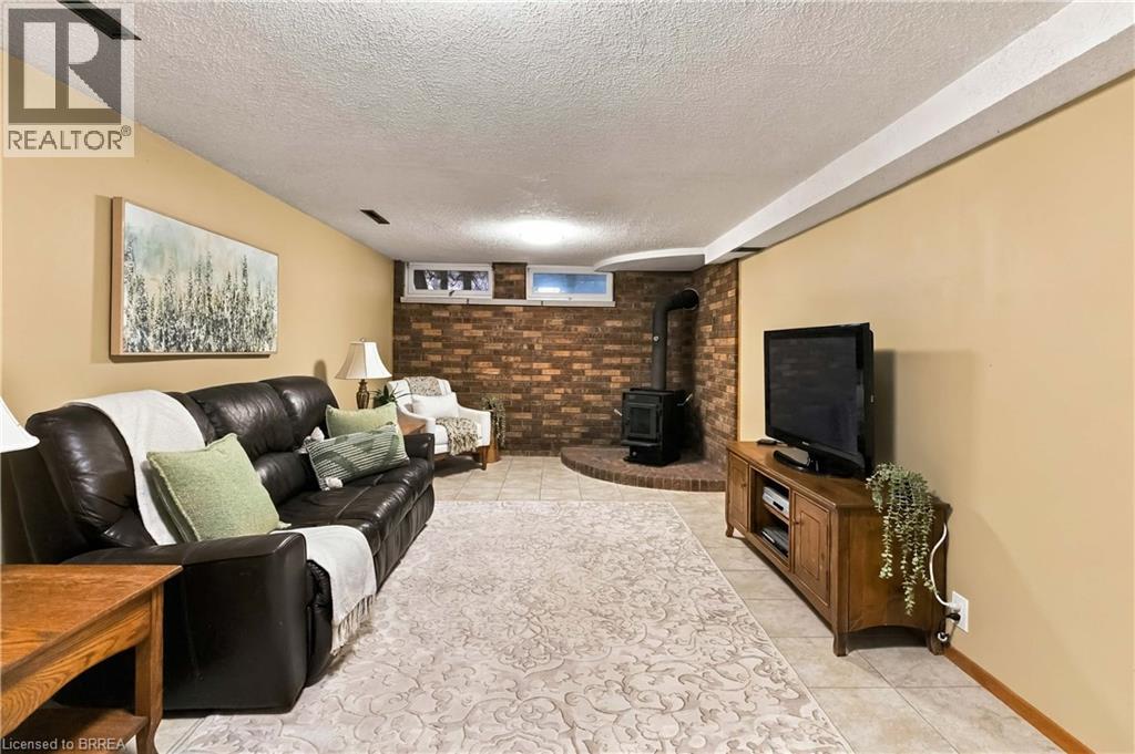 22 Applewood Crescent Property Photo 25