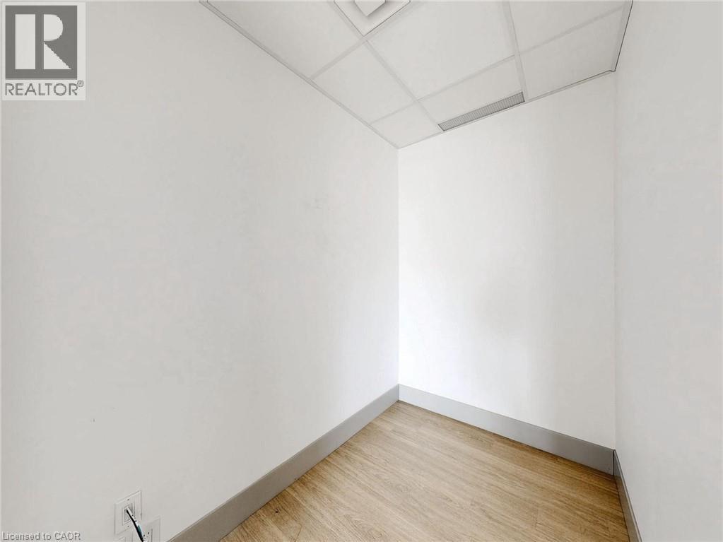 612 Upper James Street Unit# Main Fl Property Photo 8