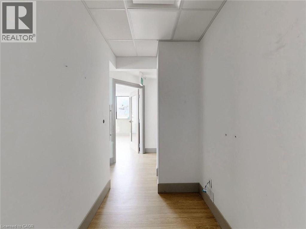 612 Upper James Street Unit# Main Fl Property Photo 9
