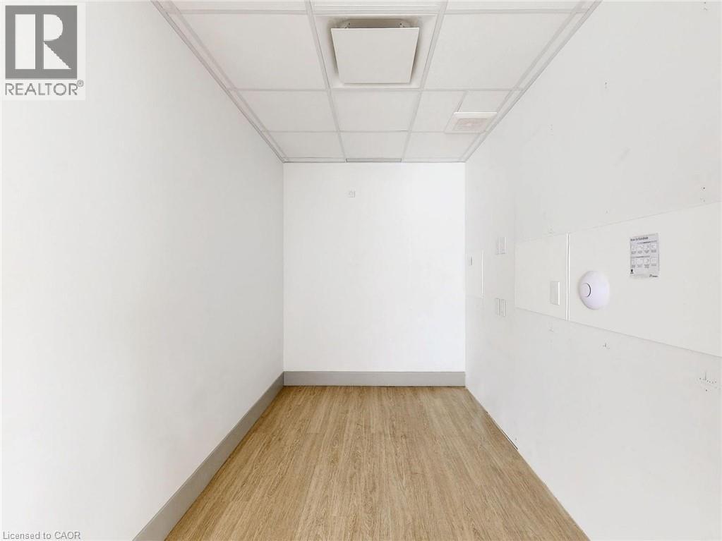 612 Upper James Street Unit# Main Fl Property Photo 12