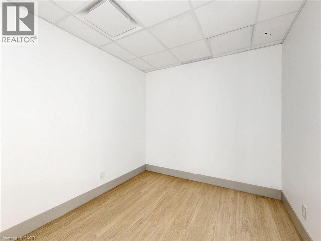 612 Upper James Street Unit# Main Fl Property Photo 17