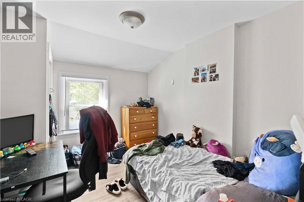33 Cline Avenue N Property Photo 6