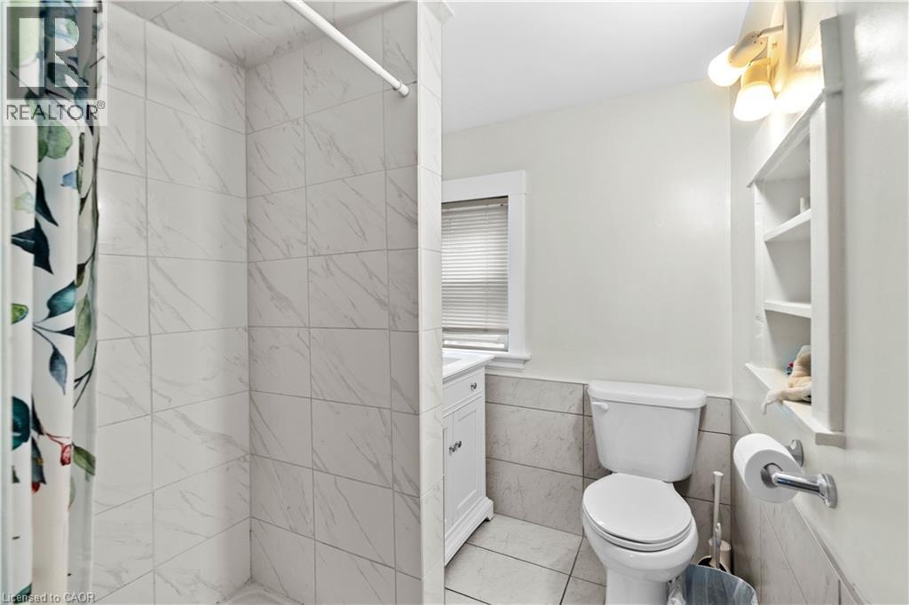 33 Cline Avenue N Property Photo 7