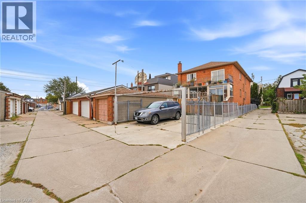 277 Harvie Avenue Property Photo 3