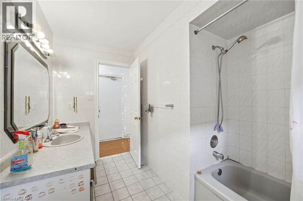 277 Harvie Avenue Property Photo 12