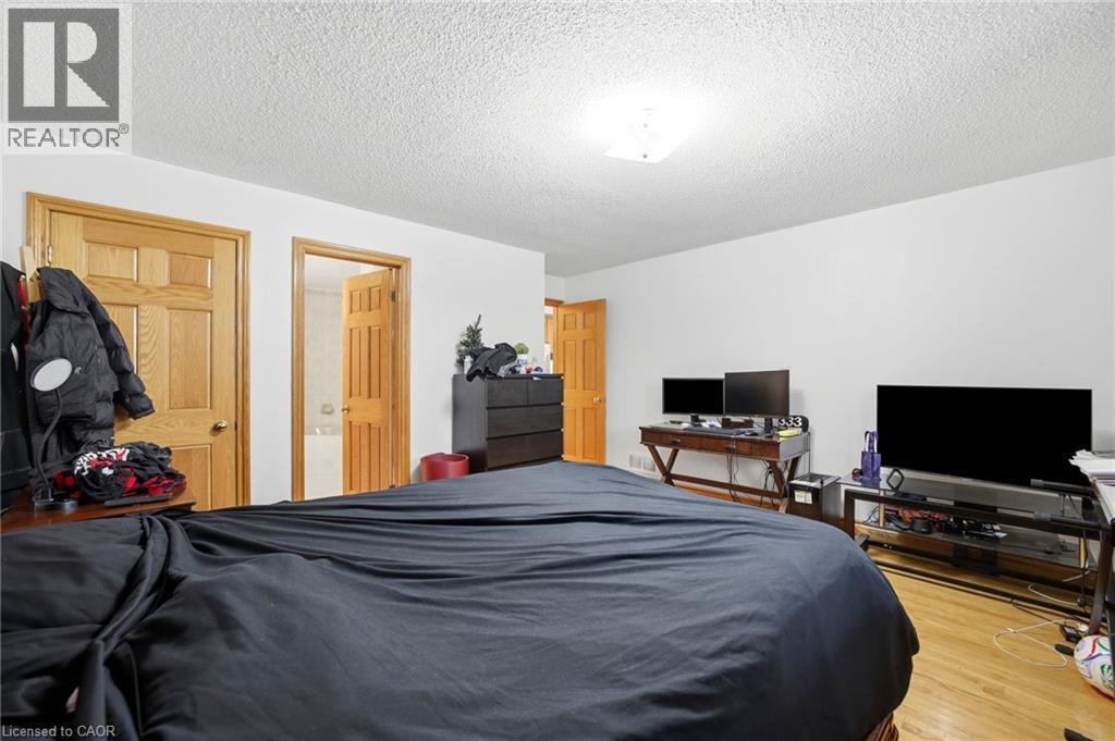 277 Harvie Avenue Property Photo 14