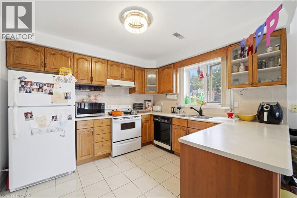 277 Harvie Avenue Property Photo 31