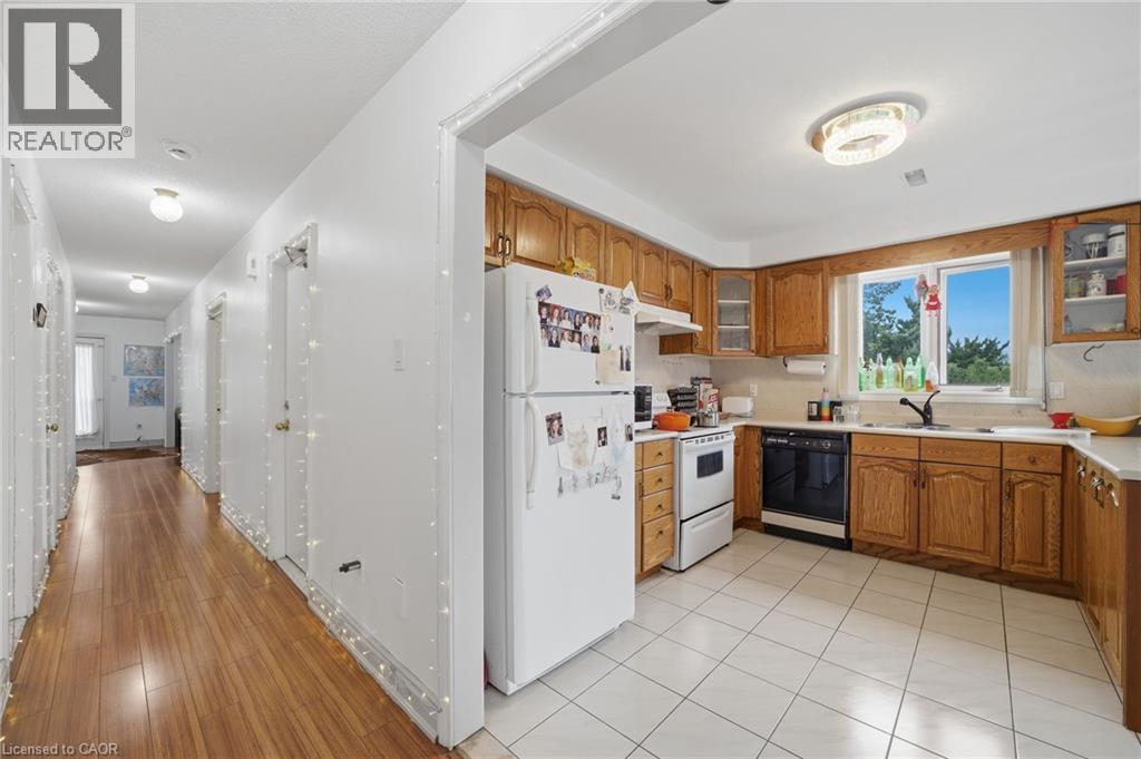 277 Harvie Avenue Property Photo 32