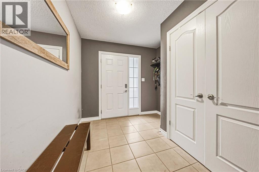 93 Couling Crescent Property Photo 6