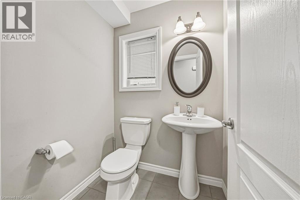 93 Couling Crescent Property Photo 7