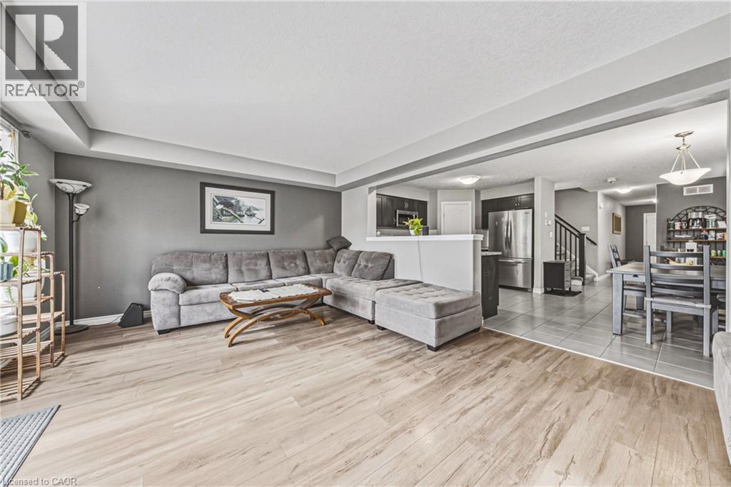 93 Couling Crescent Property Photo 14