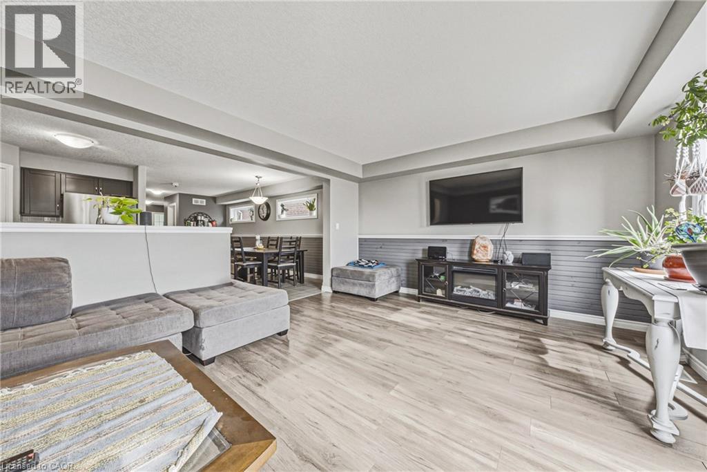 93 Couling Crescent Property Photo 15