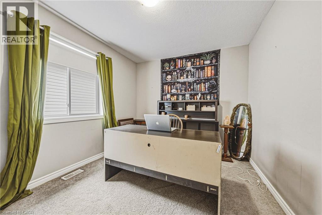 93 Couling Crescent Property Photo 22