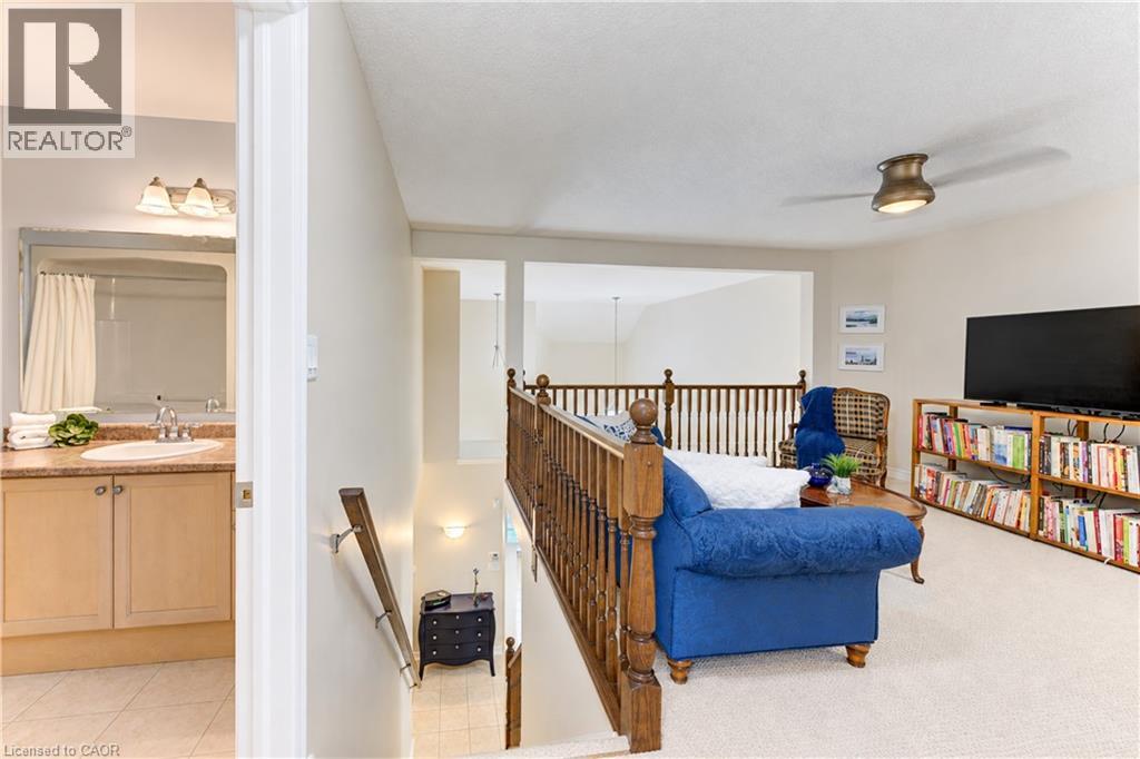 222 Chestnut Hill Crescent Property Photo 25