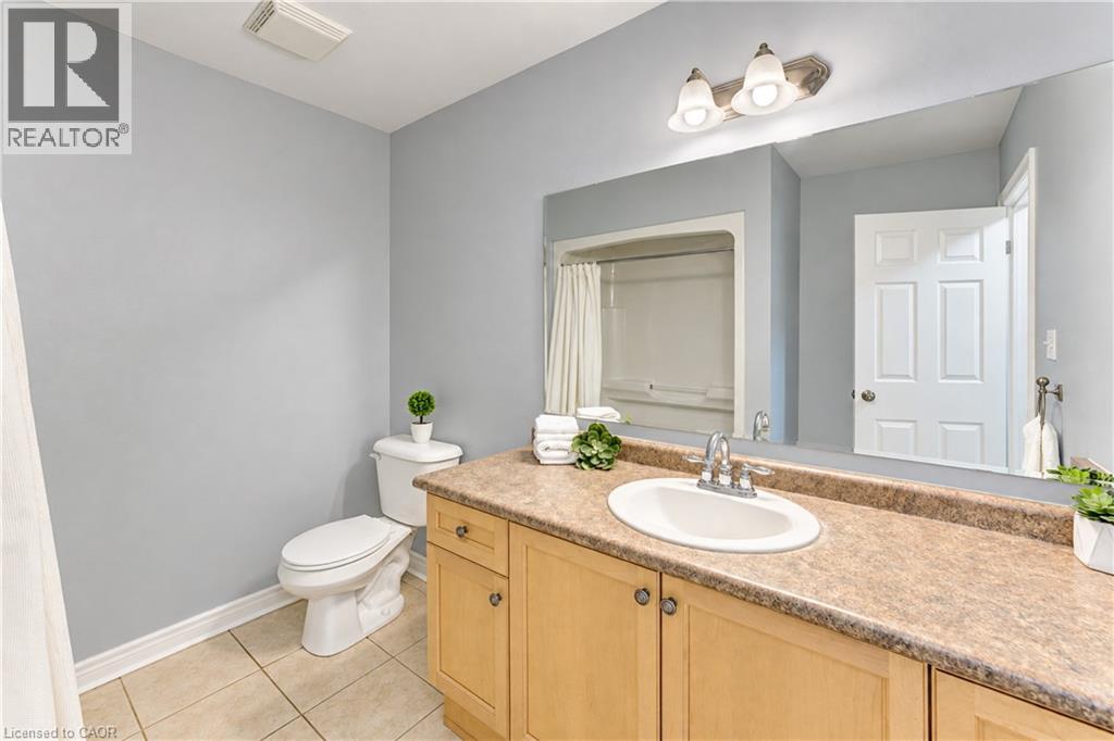 222 Chestnut Hill Crescent Property Photo 28