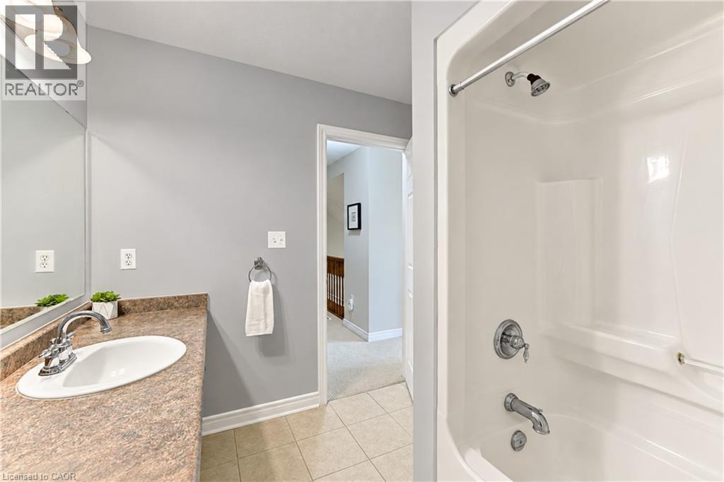 222 Chestnut Hill Crescent Property Photo 29