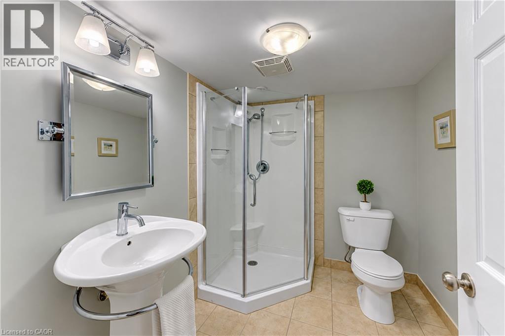 222 Chestnut Hill Crescent Property Photo 36