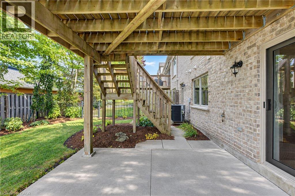 222 Chestnut Hill Crescent Property Photo 40