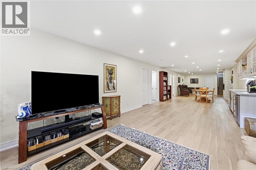 305 Caledon Avenue Property Photo 37