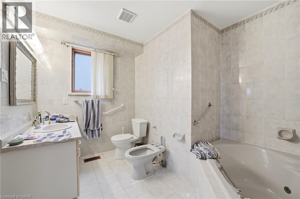 277 Harvie Avenue Property Photo 31