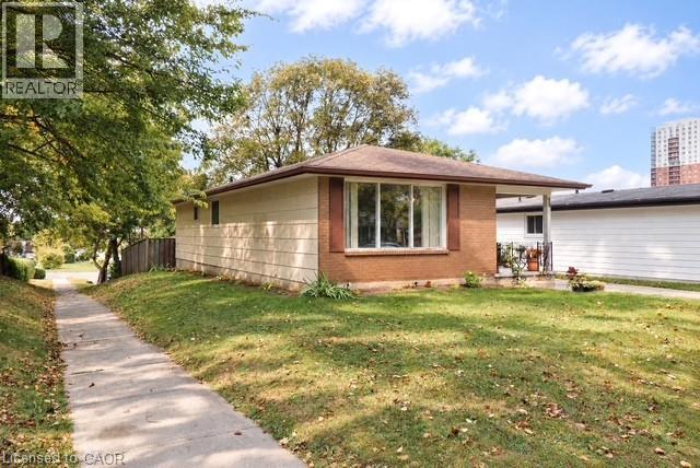90 Pepperwood Crescent Property Photo 2