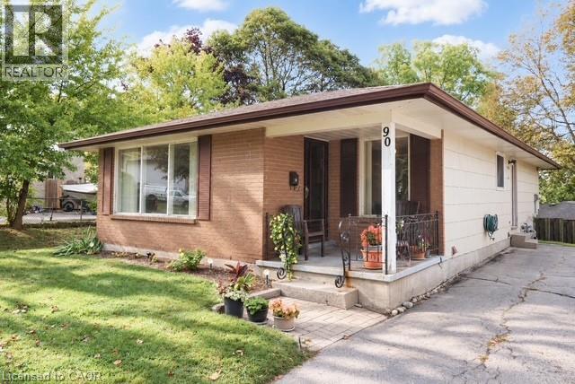 90 Pepperwood Crescent Property Photo 3