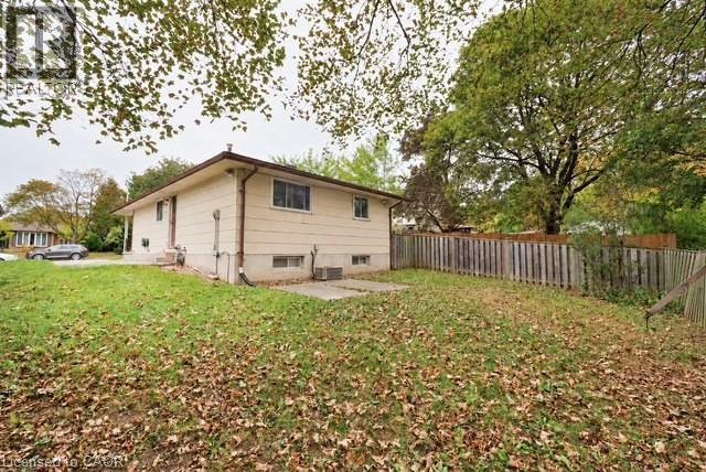 90 Pepperwood Crescent Property Photo 6