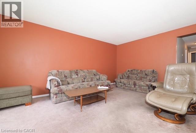 90 Pepperwood Crescent Property Photo 8