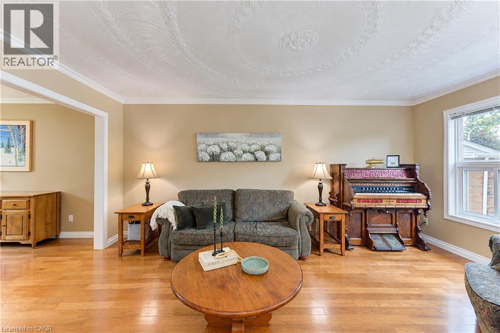 104 Deerwood Crescent Property Photo 8
