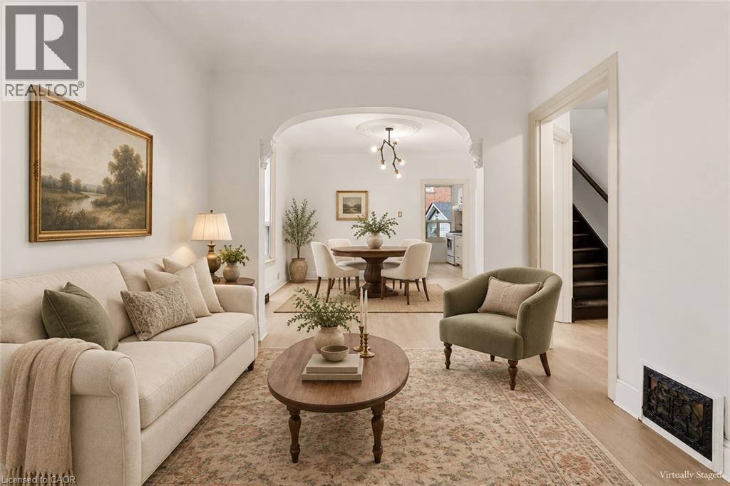 109 Macaulay Street E Property Photo 1