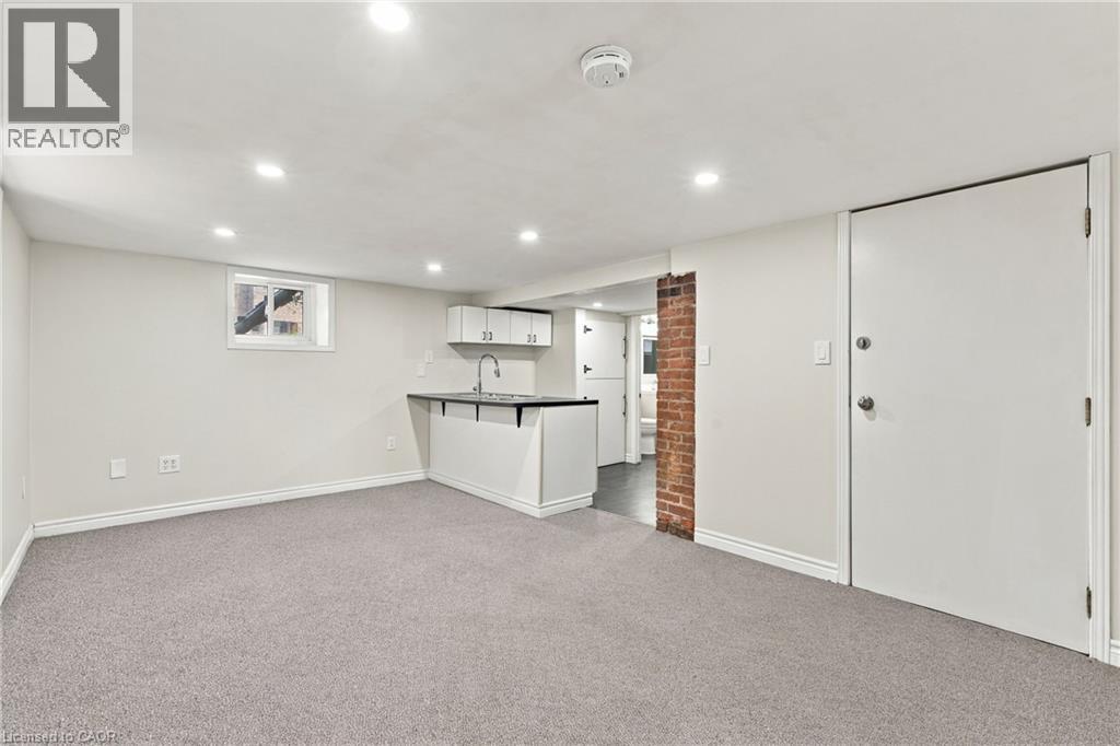 100 Balsam Avenue S Property Photo 6